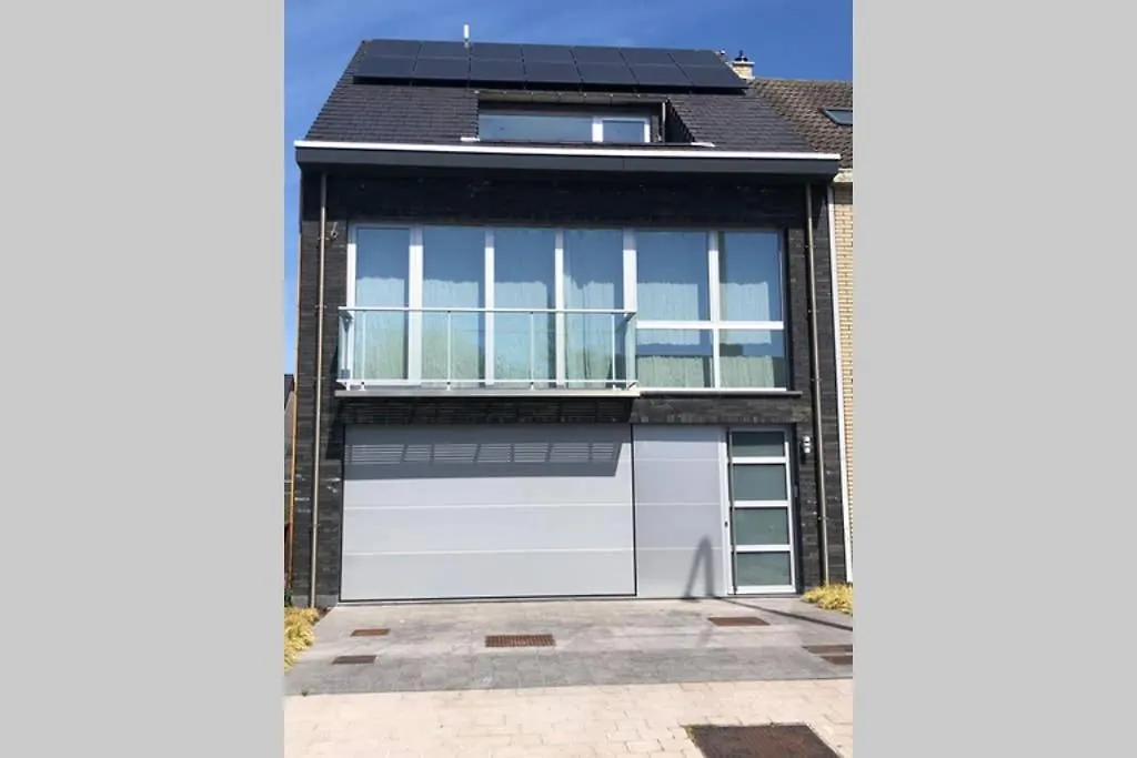 Nieuwbouw Appartement Op 450 Meter Van Het Strand. contacts